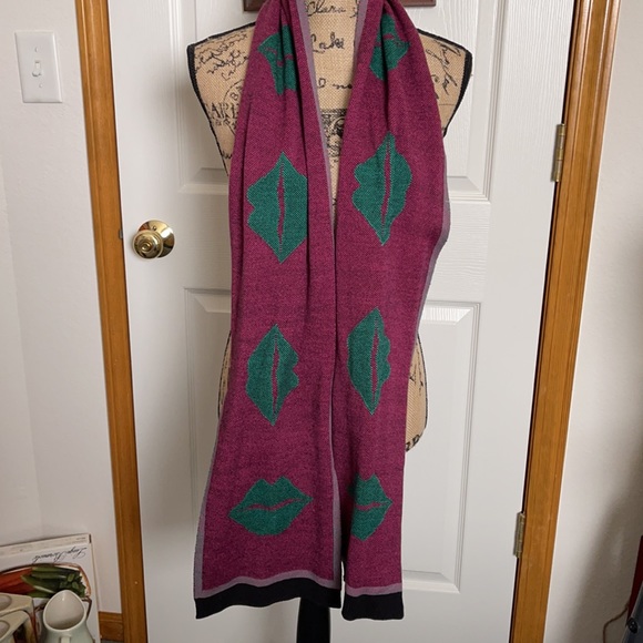 Scarf - Picture 5 of 5
